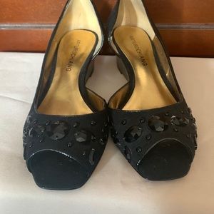 Beautiful Designer peep toe shoes, Black linen material , black 7.5